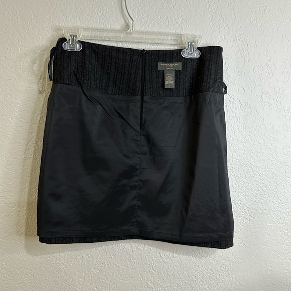 Banana Republic Dark Gray Ribbed Mini Skirt Size 2 - Picture 4 of 9